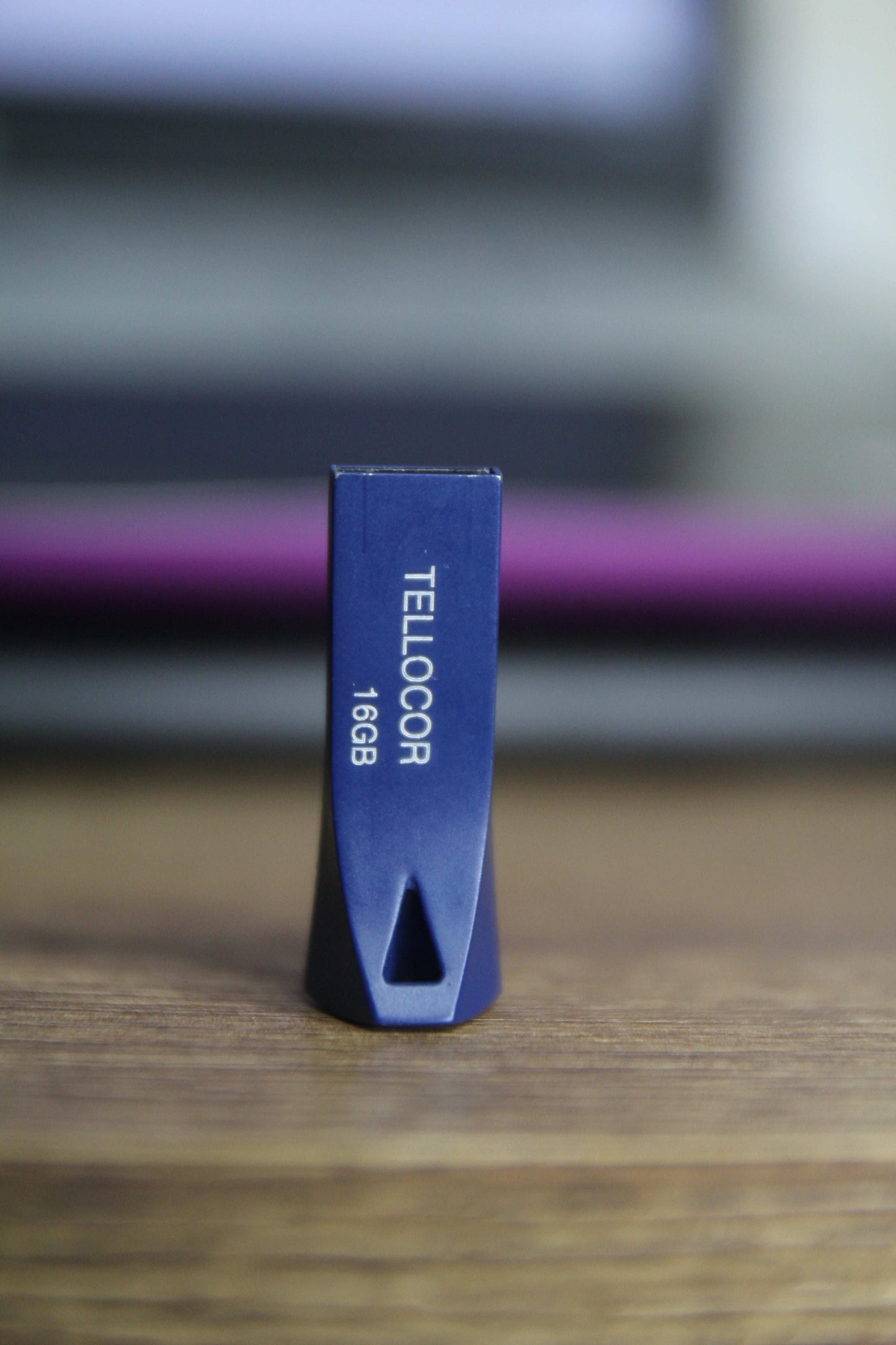 Memoria USB 16GB marca Tellocor