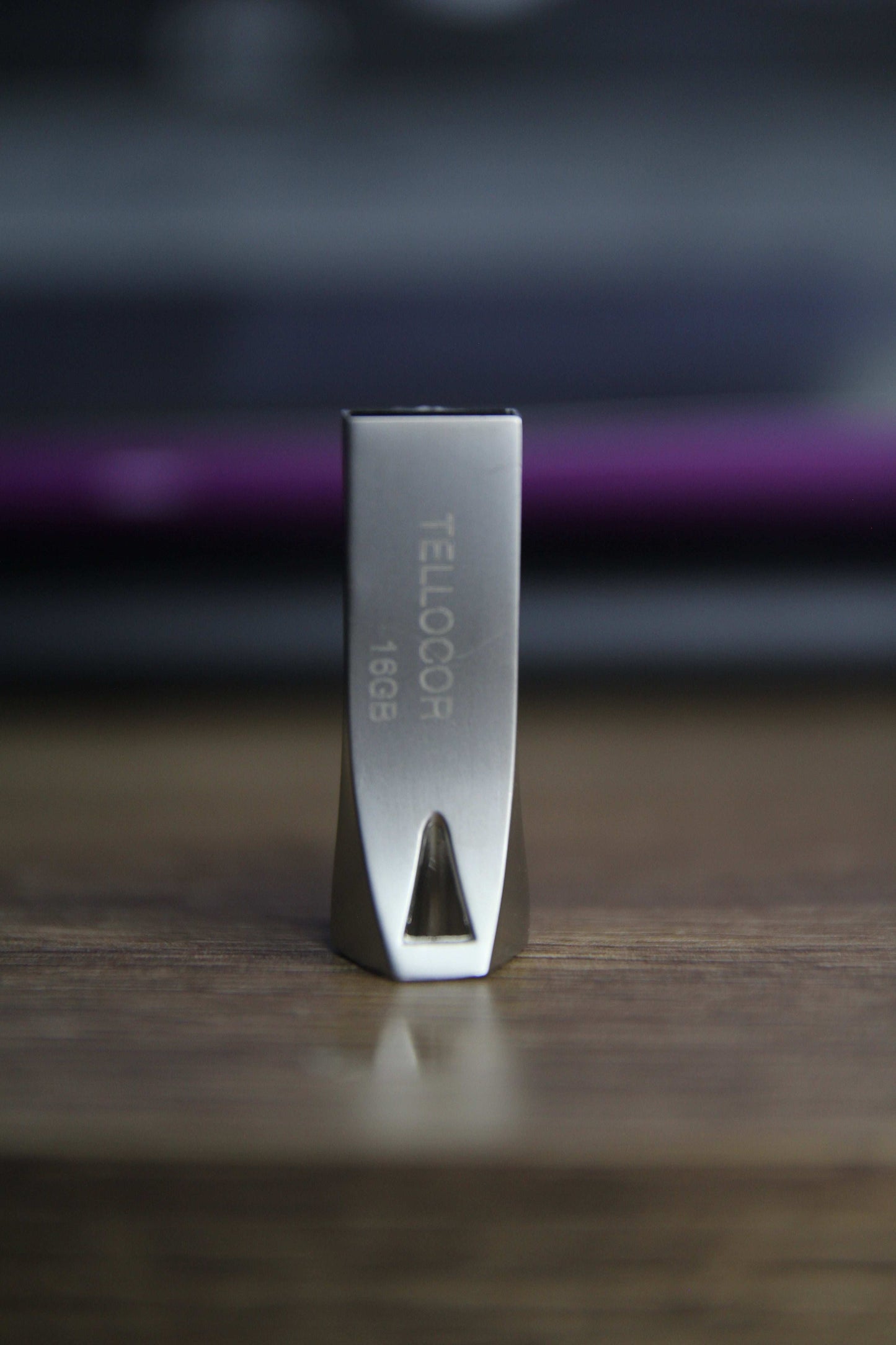 Memoria USB 16GB marca Tellocor